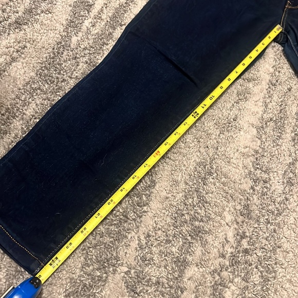 Levi’s 721 High-Rise Skinny Jeans (size 28) - Picture 7 of 7